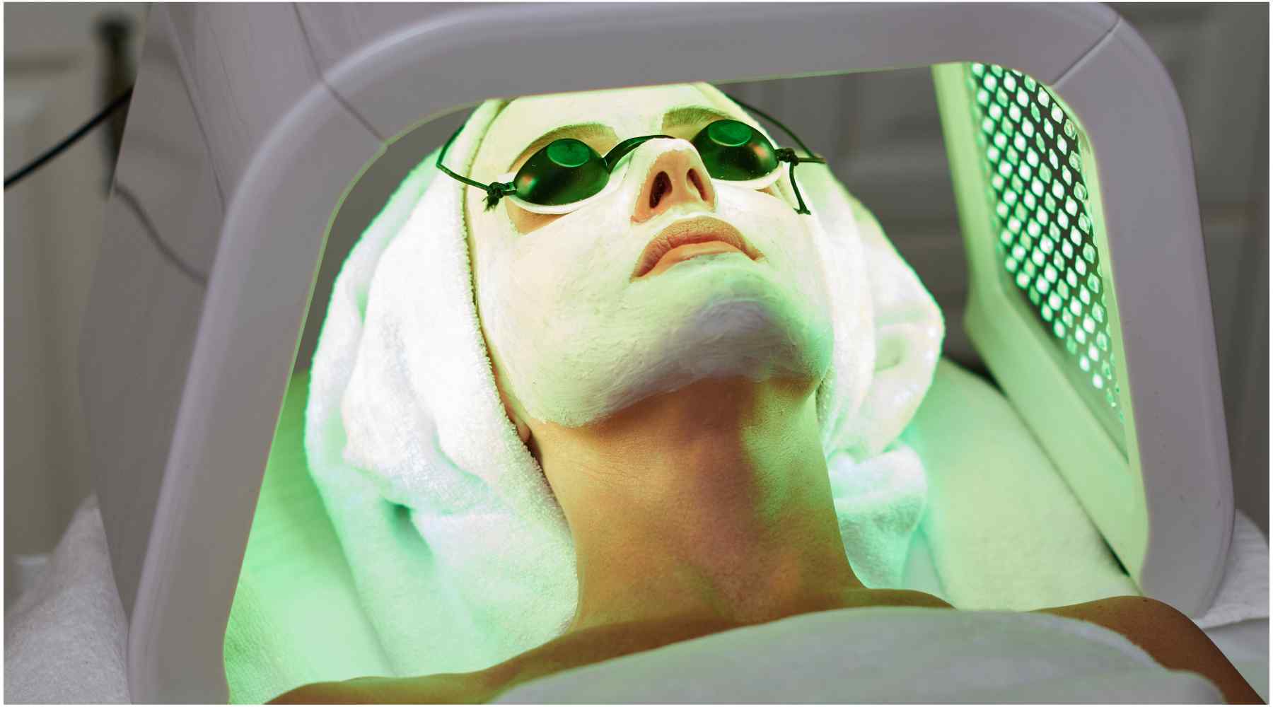 Green Light LED Therapy: The Ultimate Guide